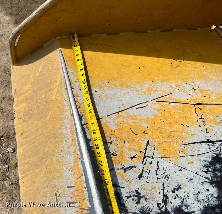 image for item DN0730 2004 Vermeer BC1800A wood chipper