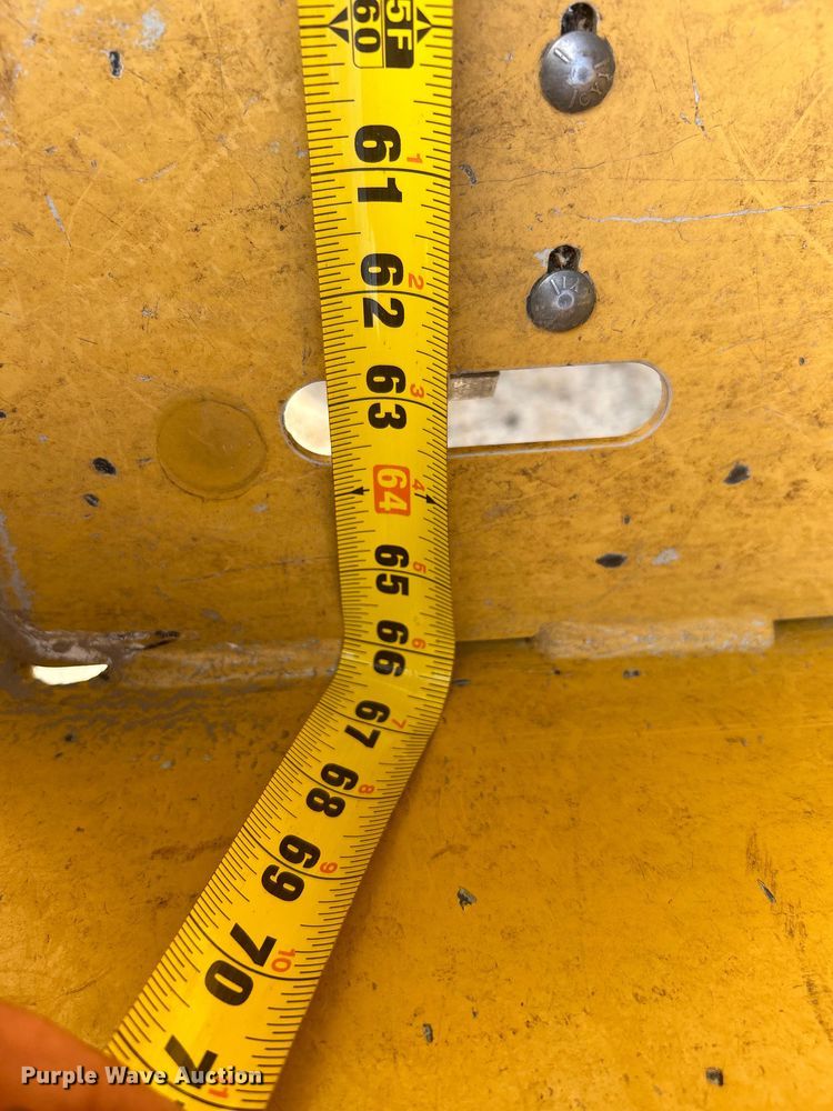 image for item DN0730 2004 Vermeer BC1800A wood chipper