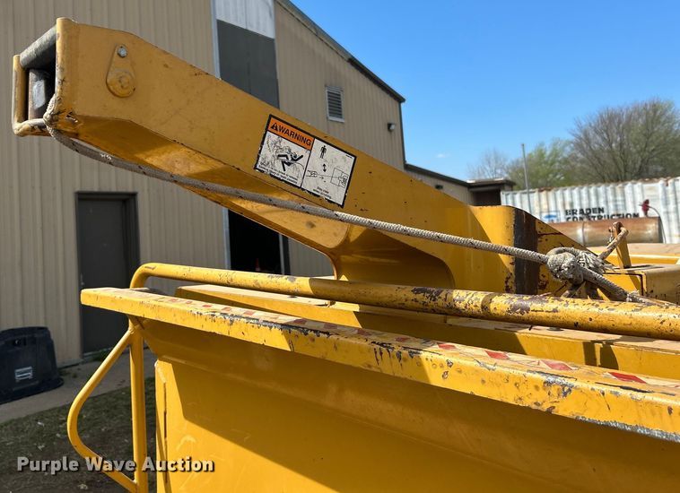 image for item DN0730 2004 Vermeer BC1800A wood chipper