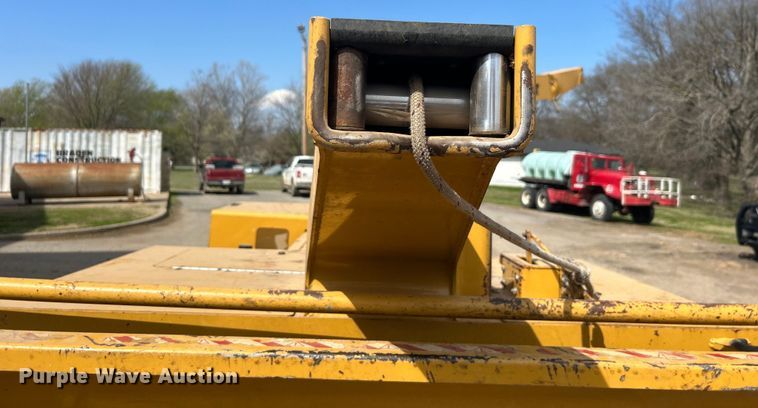 image for item DN0730 2004 Vermeer BC1800A wood chipper