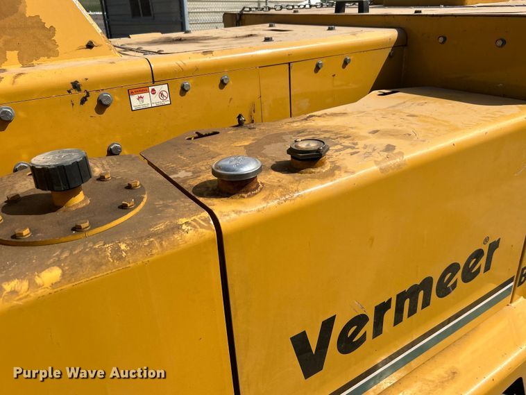 image for item DN0730 2004 Vermeer BC1800A wood chipper