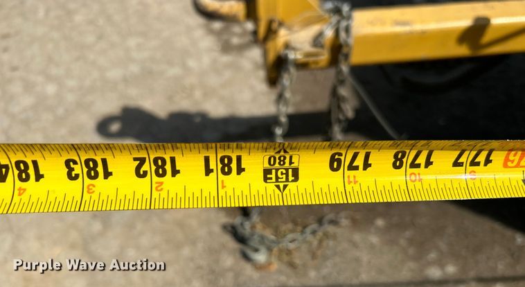 image for item DN0730 2004 Vermeer BC1800A wood chipper