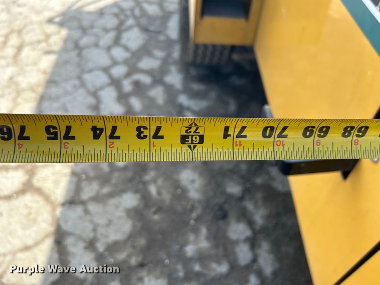 image for item DN0730 2004 Vermeer BC1800A wood chipper