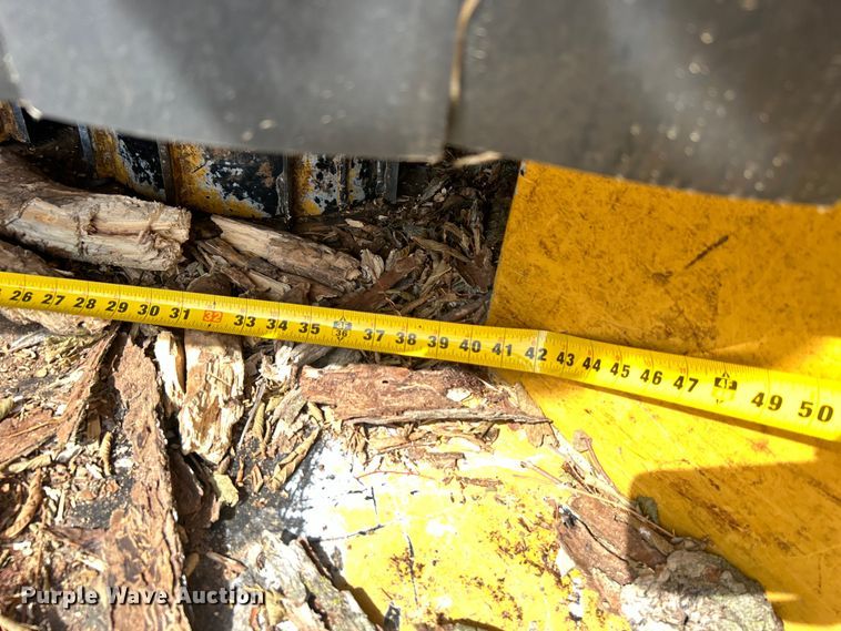 image for item DN0730 2004 Vermeer BC1800A wood chipper