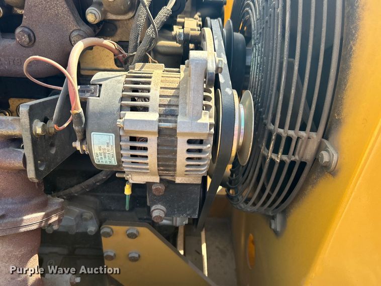 image for item DN0730 2004 Vermeer BC1800A wood chipper