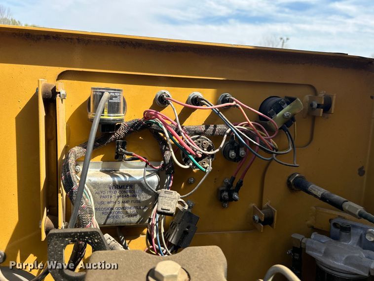 image for item DN0730 2004 Vermeer BC1800A wood chipper