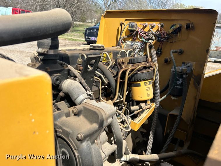 image for item DN0730 2004 Vermeer BC1800A wood chipper