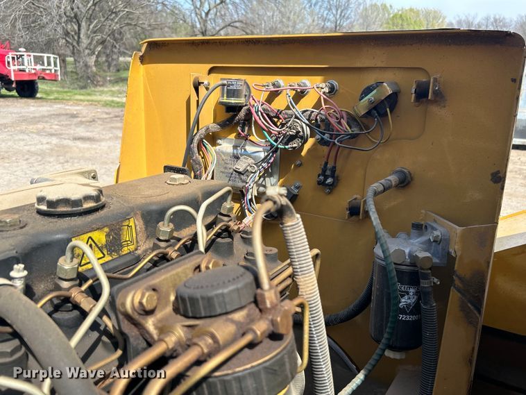 image for item DN0730 2004 Vermeer BC1800A wood chipper