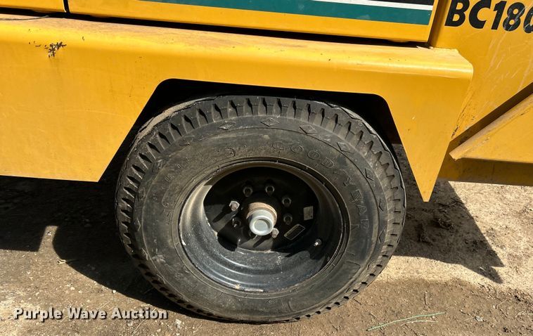 image for item DN0730 2004 Vermeer BC1800A wood chipper