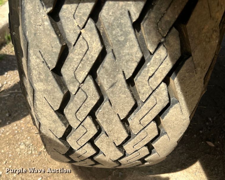 image for item DN0730 2004 Vermeer BC1800A wood chipper