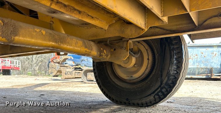 image for item DN0730 2004 Vermeer BC1800A wood chipper