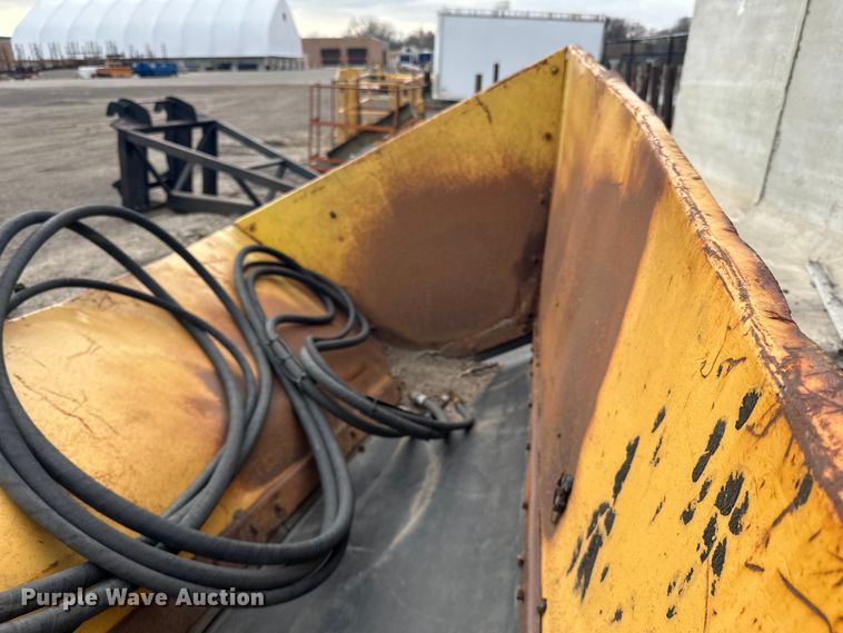 image for item DO3281 1995 Finlay 524 conveyor