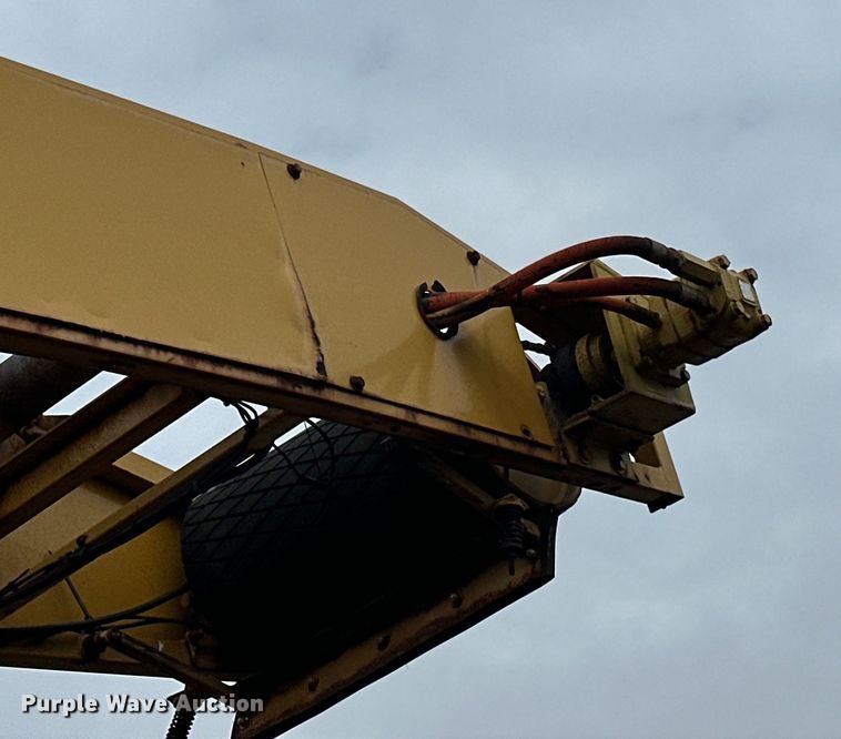 image for item DO3281 1995 Finlay 524 conveyor