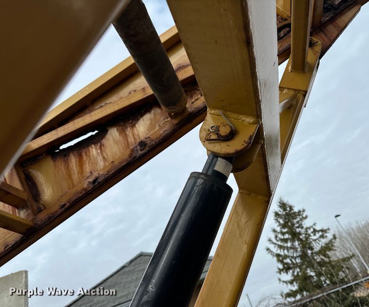 image for item DO3281 1995 Finlay 524 conveyor