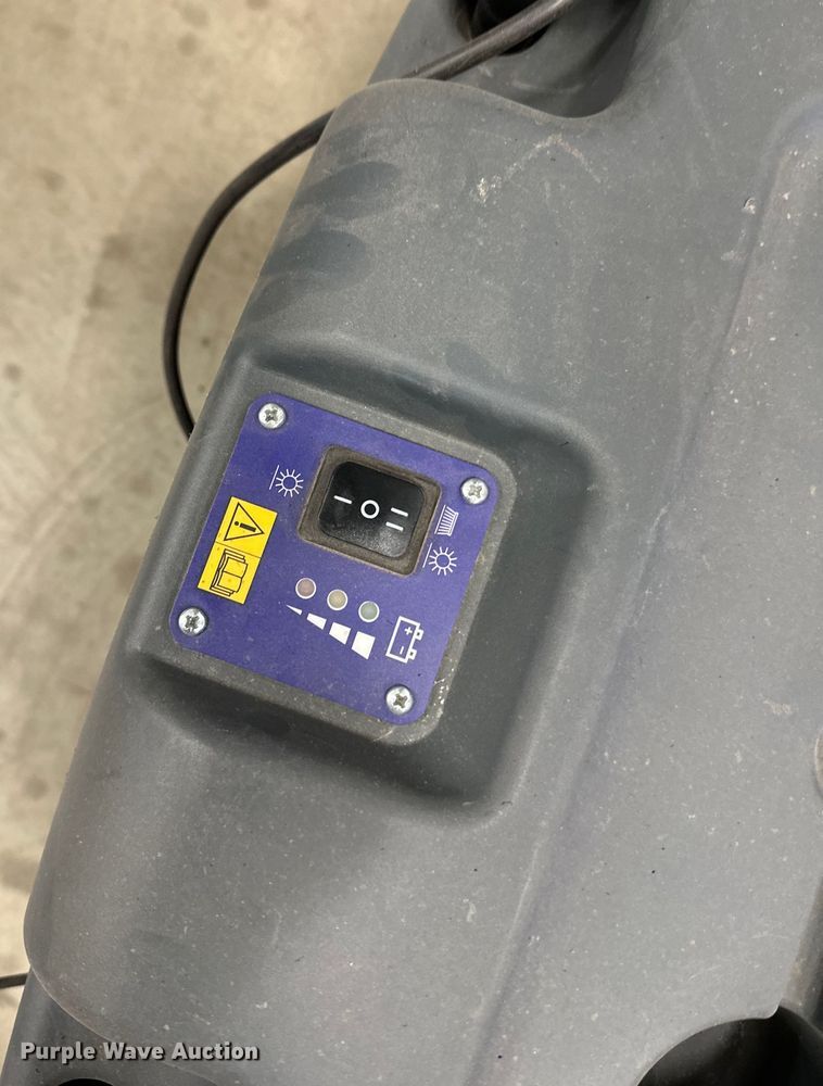 image for item DO3415 Advance  Sweeper 28B floor sweeper 