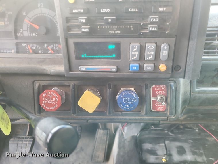 image for item DO4856 1999 GMC C8500 dump truck