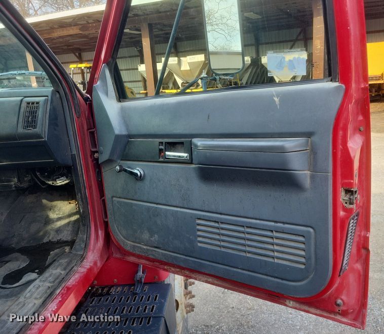 image for item DO4856 1999 GMC C8500 dump truck