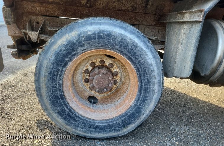 image for item DO4856 1999 GMC C8500 dump truck