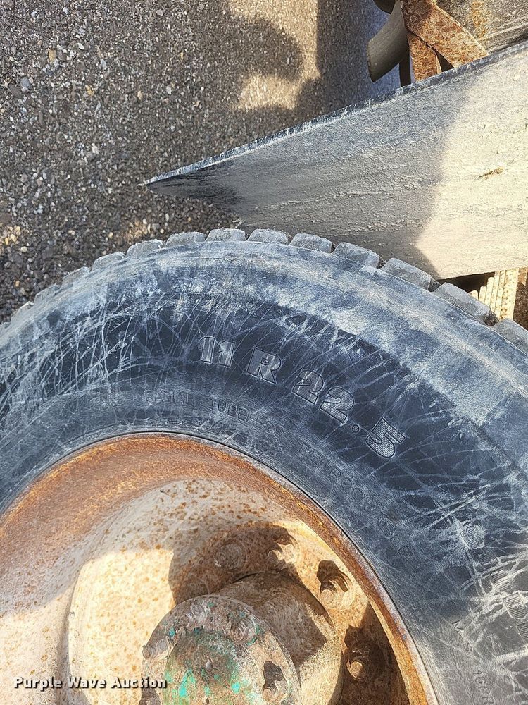 image for item DO4856 1999 GMC C8500 dump truck