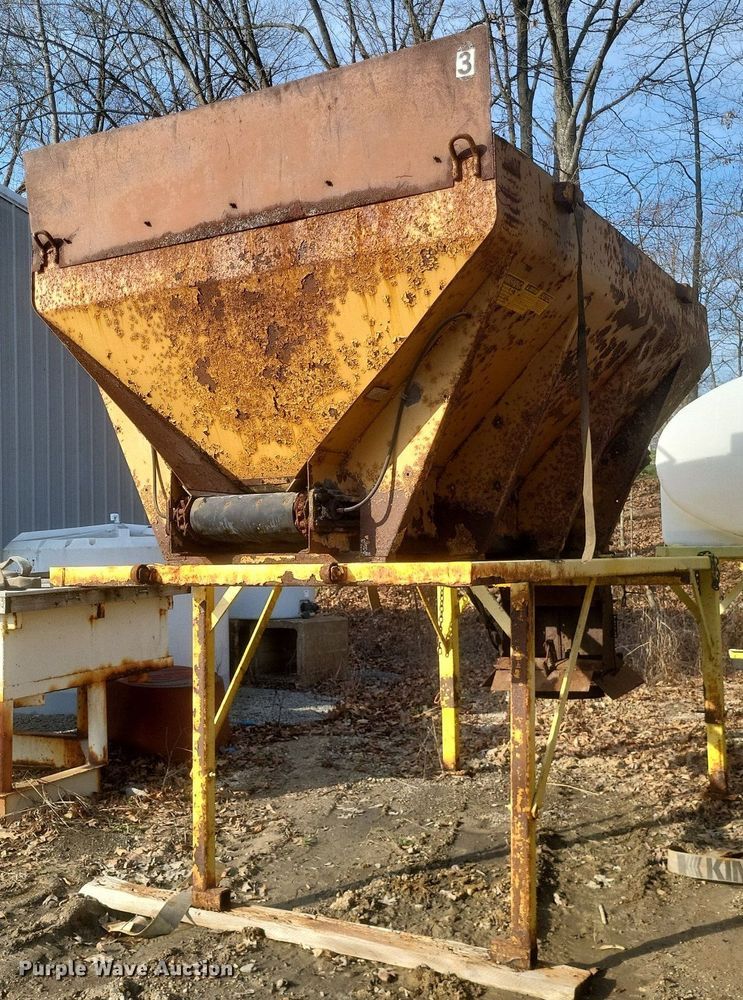 image for item DO4856 1999 GMC C8500 dump truck