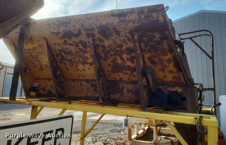 image for item DO4856 1999 GMC C8500 dump truck