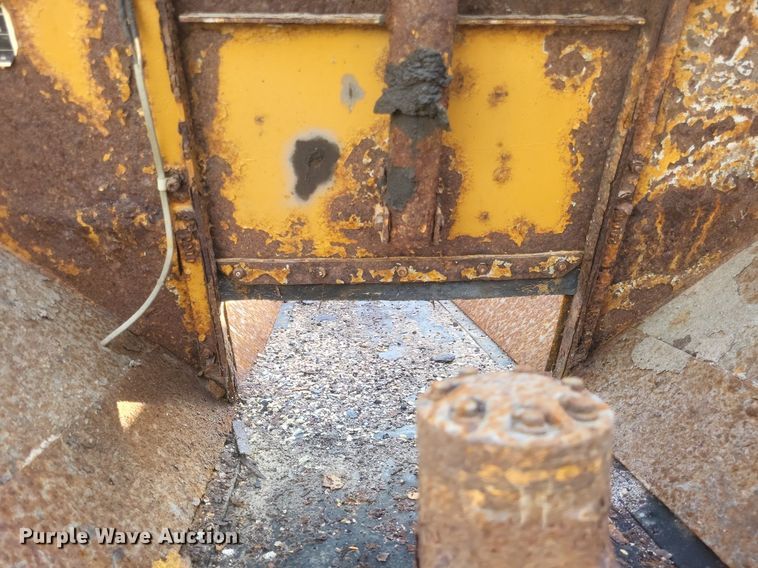 image for item DO4856 1999 GMC C8500 dump truck