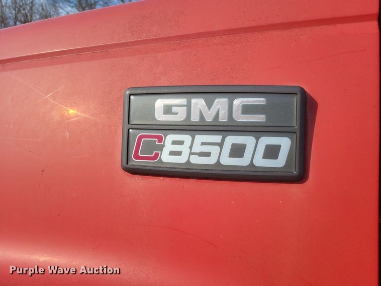 image for item DO4857 1997 GMC C8500 dump truck