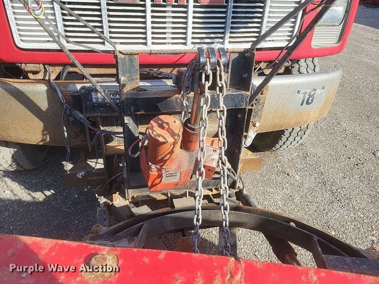 image for item DO4857 1997 GMC C8500 dump truck