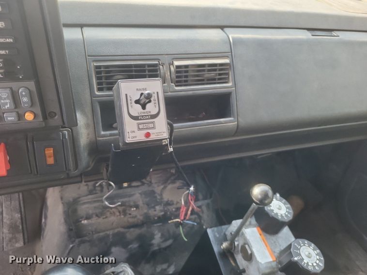 image for item DO4857 1997 GMC C8500 dump truck