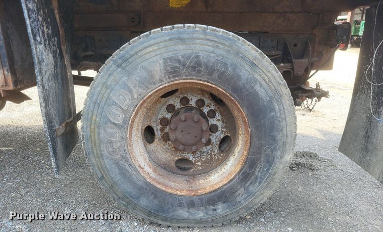 image for item DO4857 1997 GMC C8500 dump truck