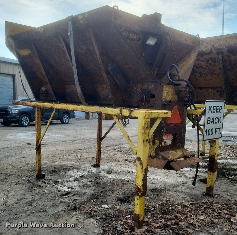 image for item DO4857 1997 GMC C8500 dump truck