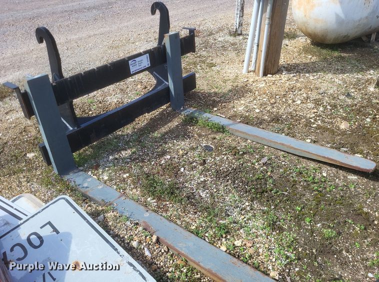 image for item DO4867 John Deere forks