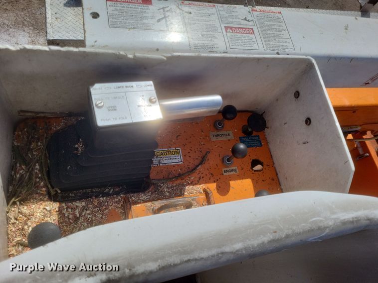 image for item DO4868 1998 Chevrolet K3500 bucket truck