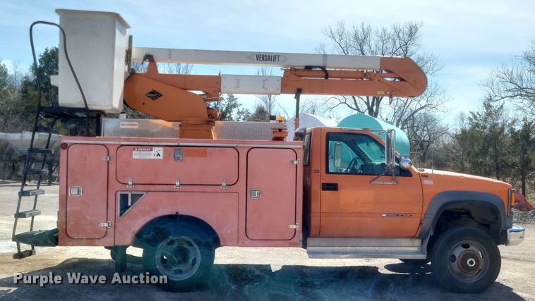 image for item DO4868 1998 Chevrolet K3500 bucket truck