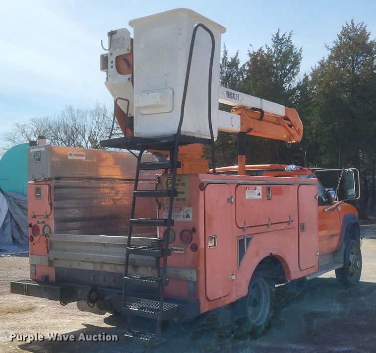 image for item DO4868 1998 Chevrolet K3500 bucket truck