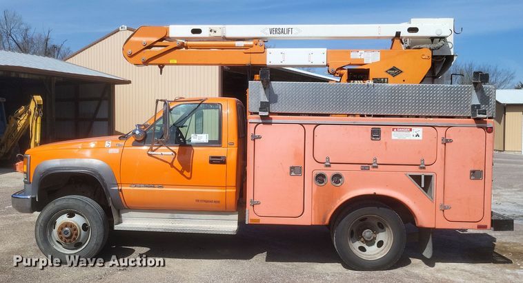 image for item DO4868 1998 Chevrolet K3500 bucket truck