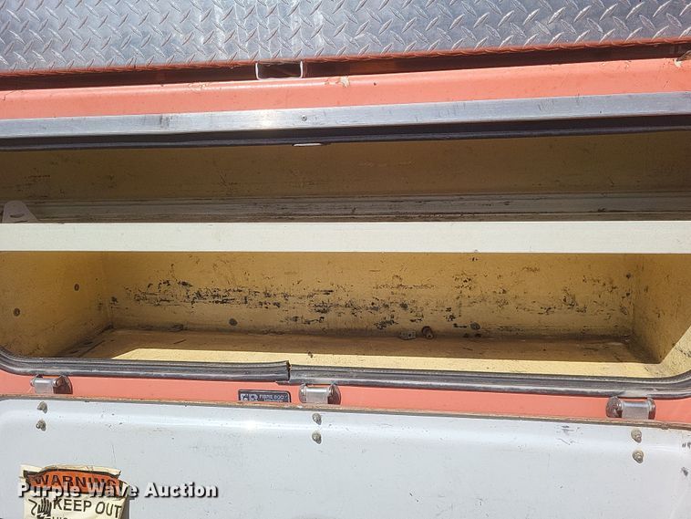 image for item DO4868 1998 Chevrolet K3500 bucket truck