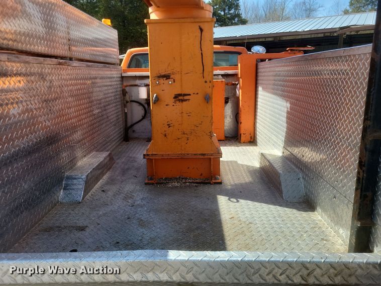 image for item DO4868 1998 Chevrolet K3500 bucket truck