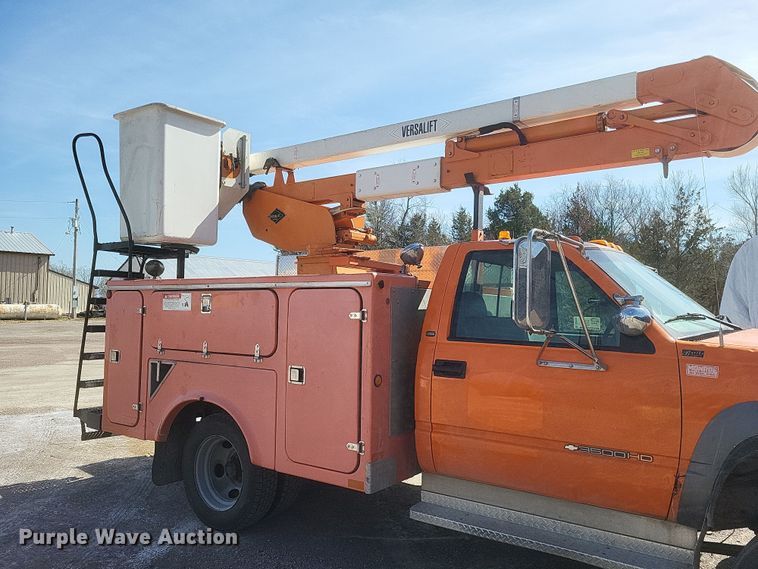image for item DO4868 1998 Chevrolet K3500 bucket truck