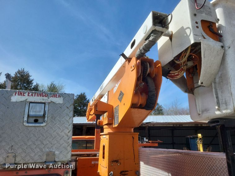 image for item DO4868 1998 Chevrolet K3500 bucket truck