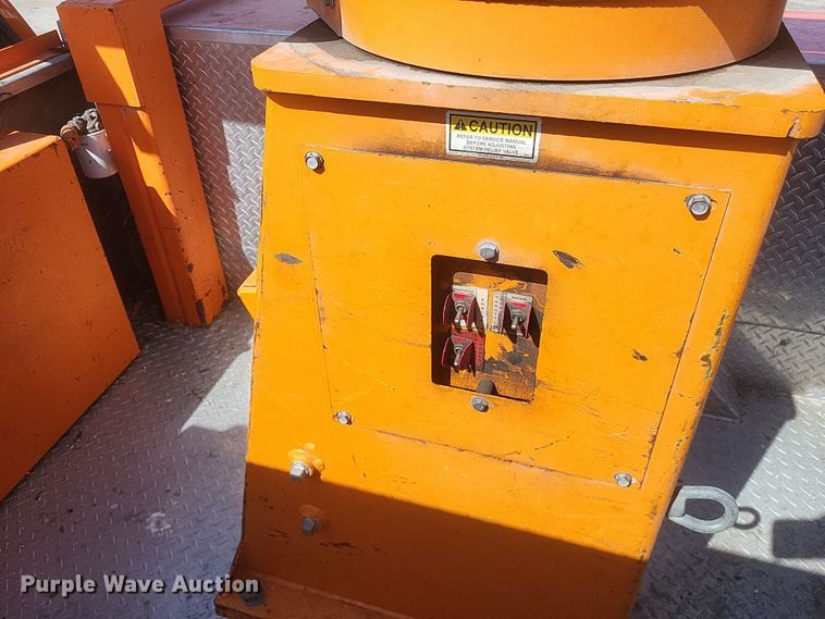 image for item DO4868 1998 Chevrolet K3500 bucket truck