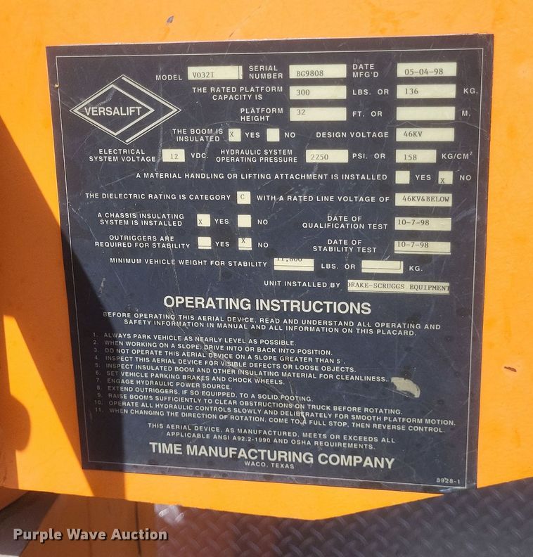 image for item DO4868 1998 Chevrolet K3500 bucket truck