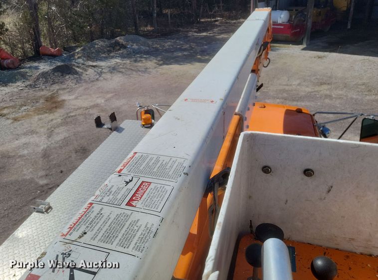 image for item DO4868 1998 Chevrolet K3500 bucket truck