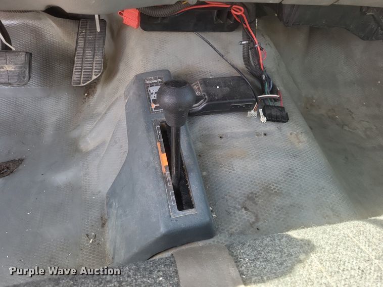 image for item DO4868 1998 Chevrolet K3500 bucket truck