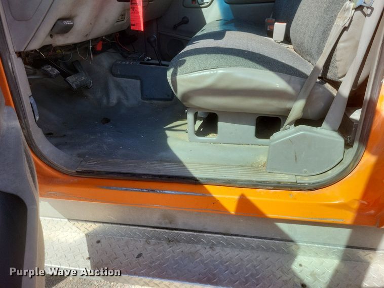 image for item DO4868 1998 Chevrolet K3500 bucket truck