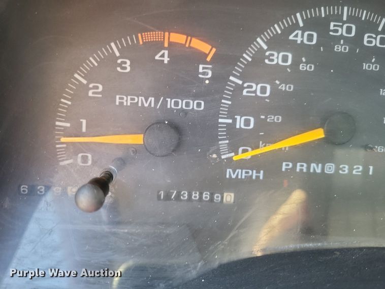 image for item DO4868 1998 Chevrolet K3500 bucket truck