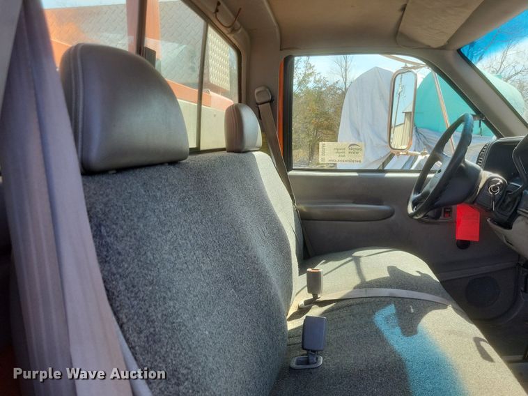 image for item DO4868 1998 Chevrolet K3500 bucket truck