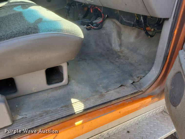 image for item DO4868 1998 Chevrolet K3500 bucket truck