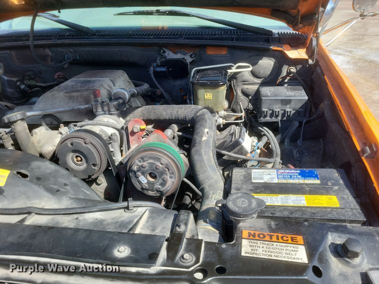 image for item DO4868 1998 Chevrolet K3500 bucket truck