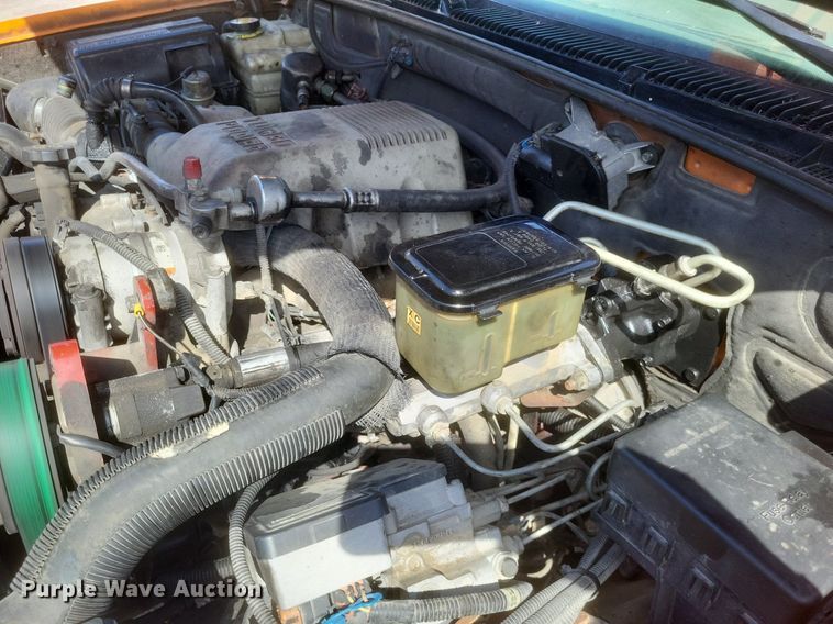 image for item DO4868 1998 Chevrolet K3500 bucket truck